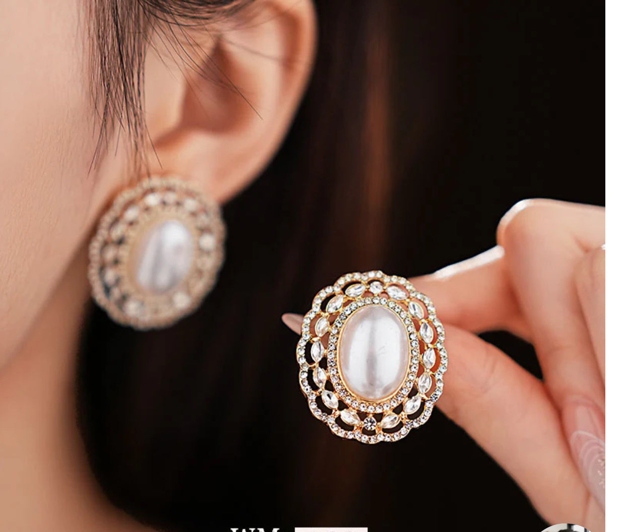 Fiora Studs