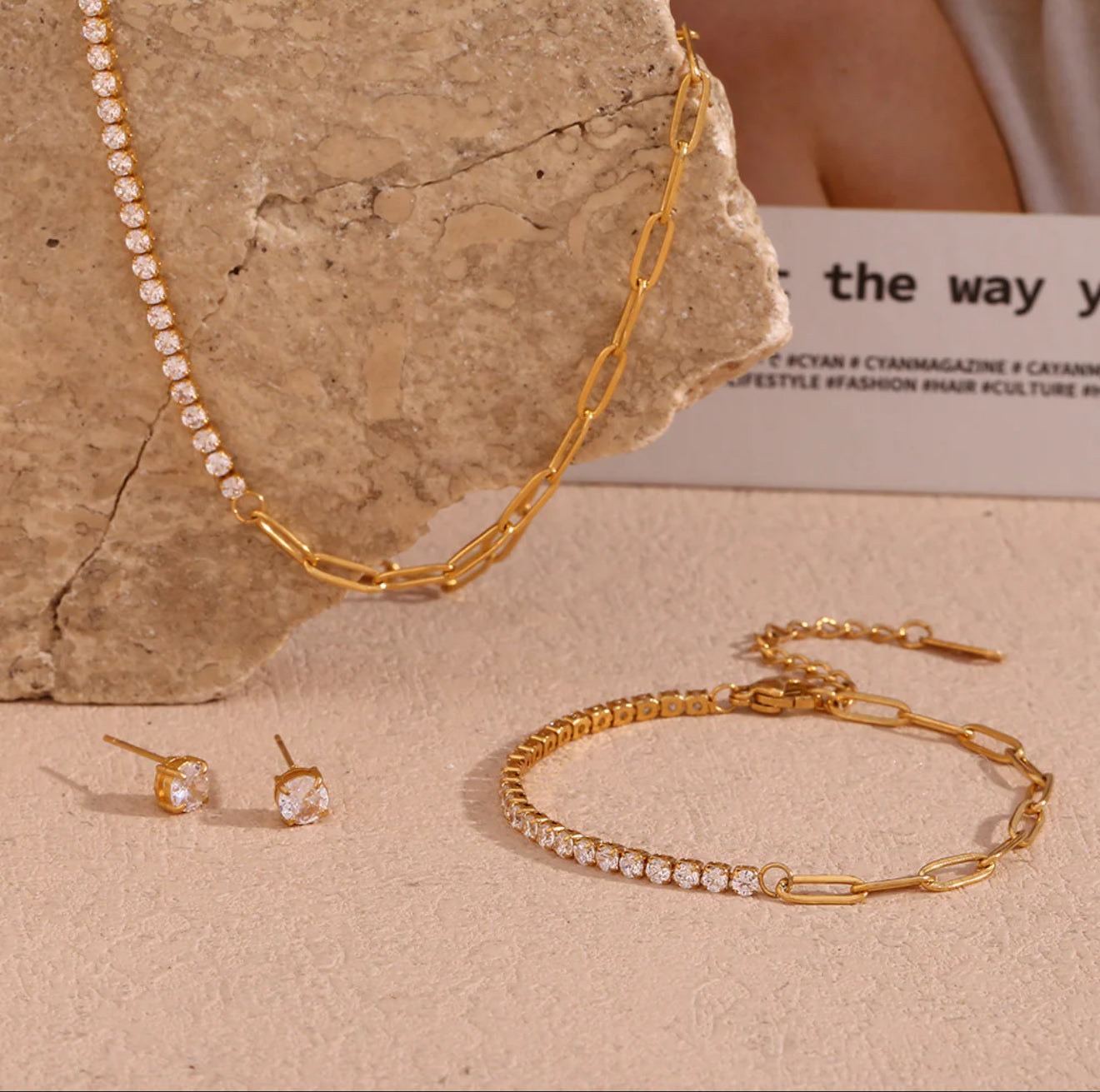 Ona Necklace