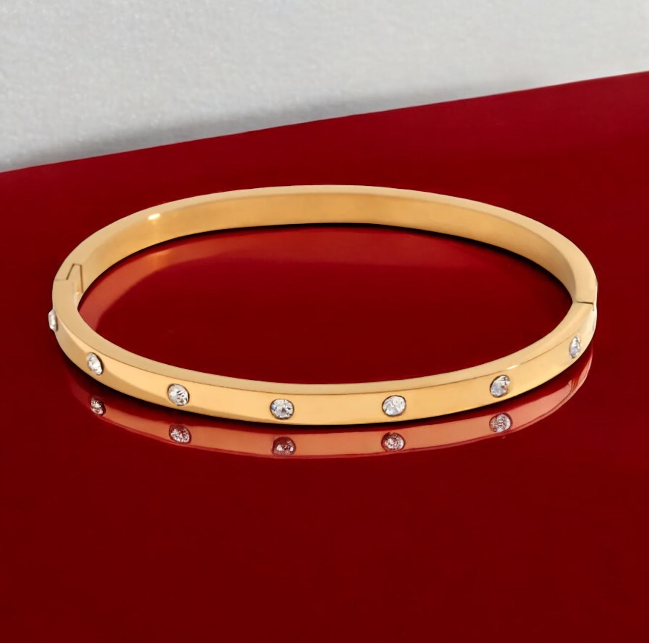 Eline Bangle